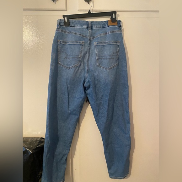 American Eagle Outfitters High Rise Blue Jeans curvy mom jean - Picture 7 of 8